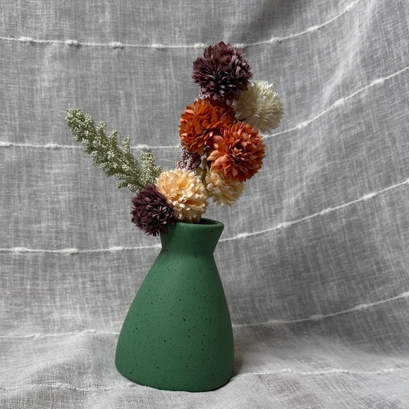Green Speckled Vase with Multicolor Artificial Flowers Purple Orange Peach Cream - Picture 8 of 11